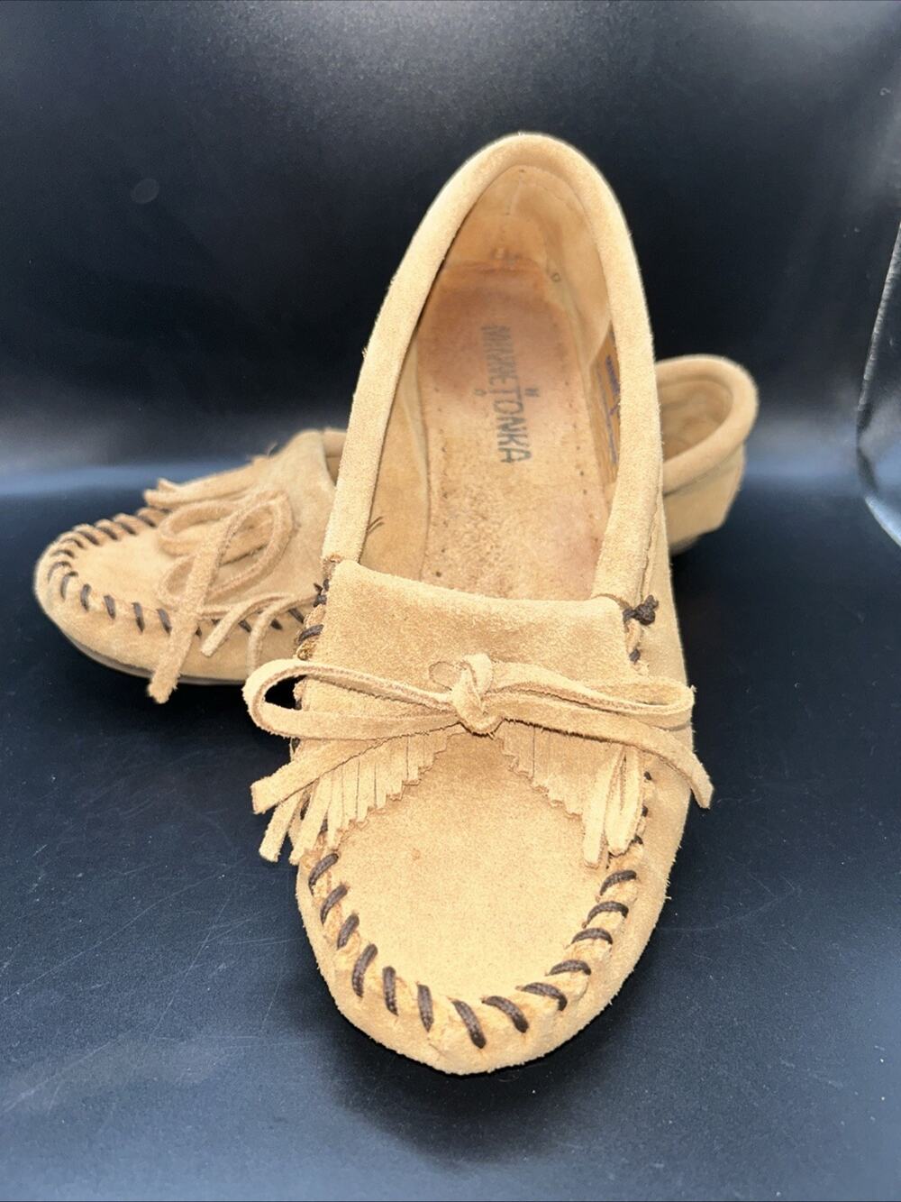 Minnetonka Tan Suede Moccasins Womens Size 5.5 Kilty Classic Hardsole